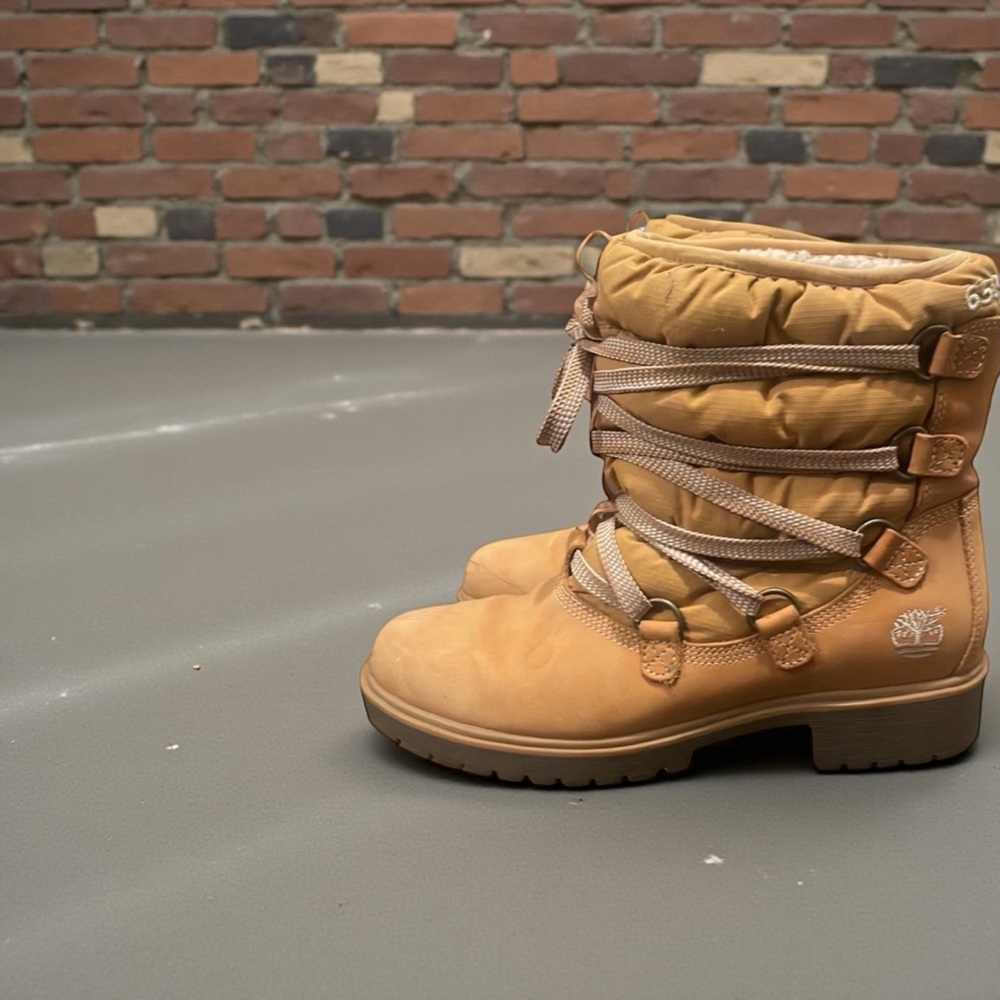 Timberland 650 Original Brand Lace Up Women's “Puffer” Nubuck Boots Size 8 M